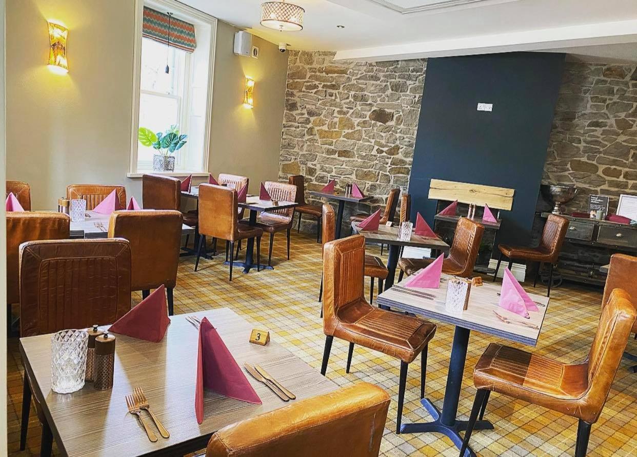 Tredegar Arms Hotel エクステリア 写真