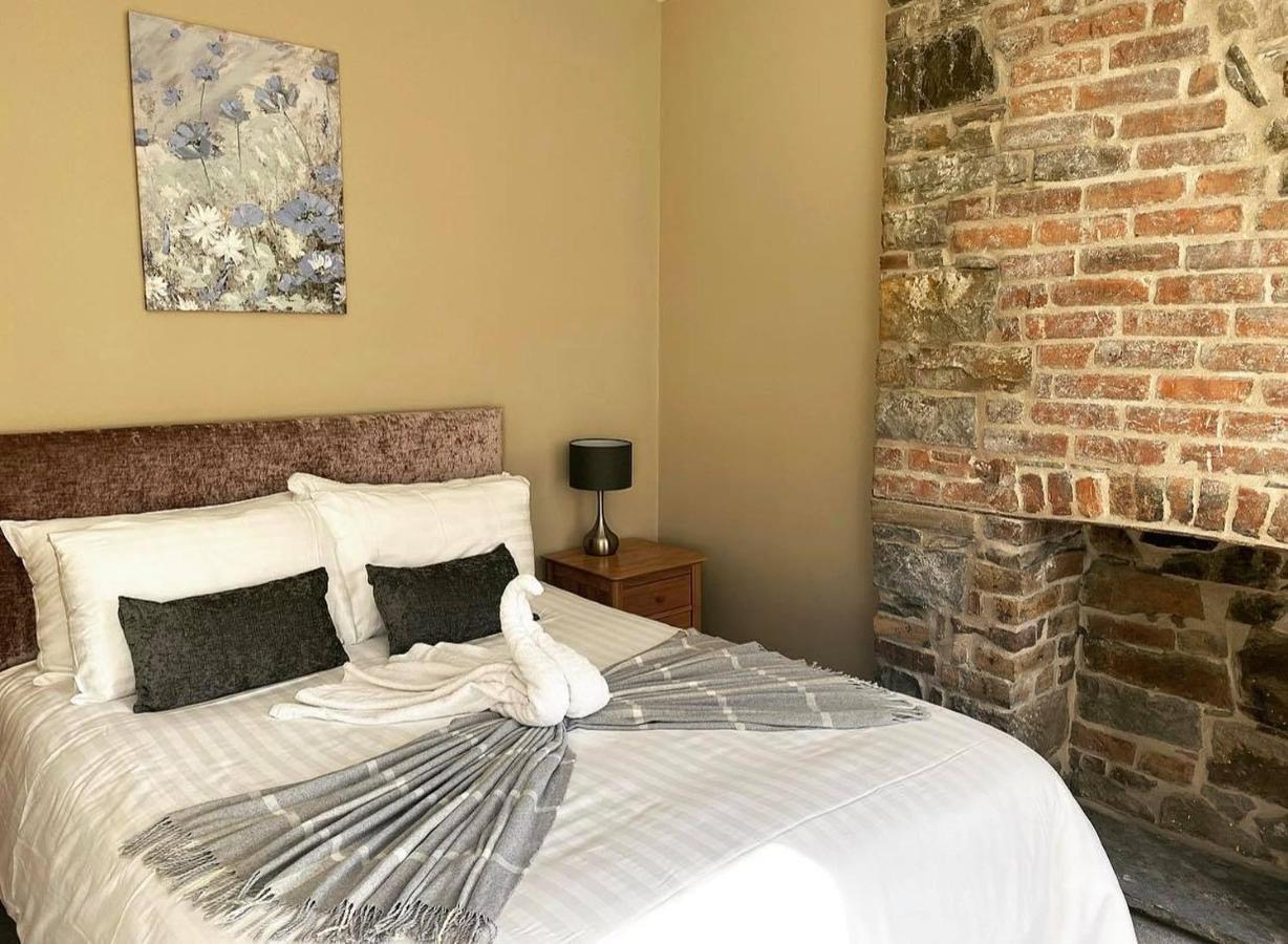 Tredegar Arms Hotel エクステリア 写真