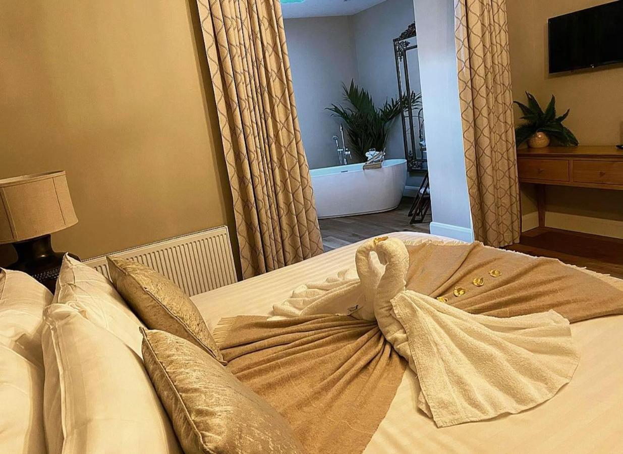Tredegar Arms Hotel エクステリア 写真